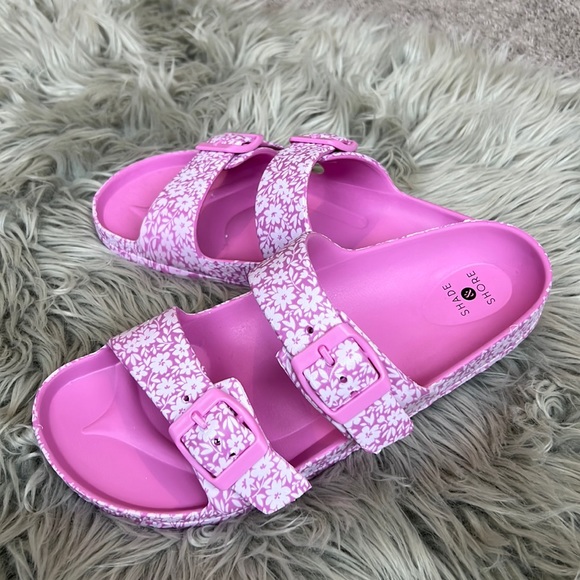 Shade & Shore Shoes - 🖤Brand new slip on sandals